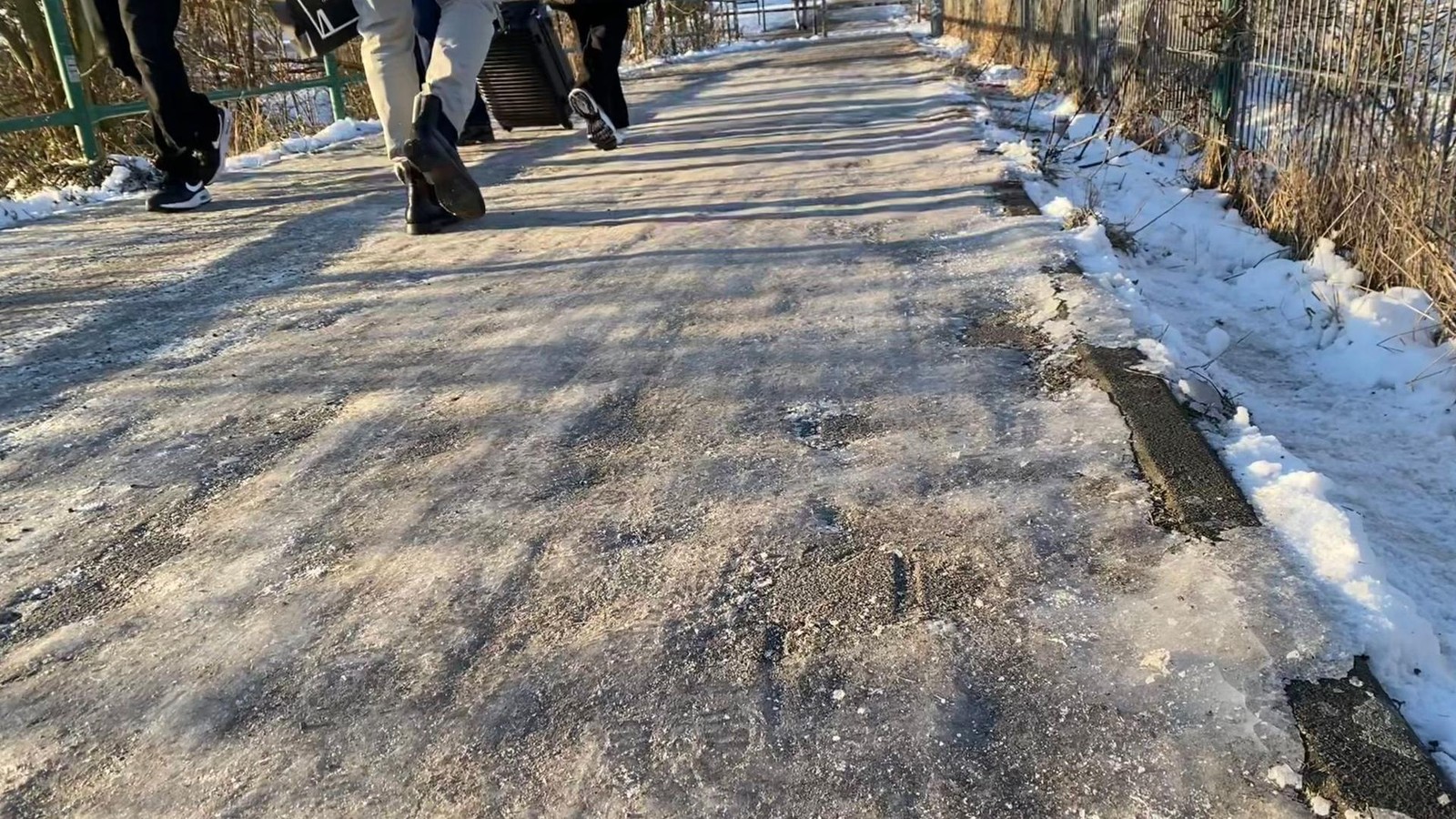 Glätte bringt Notaufnahmen ans Limit – „wirklich hart“