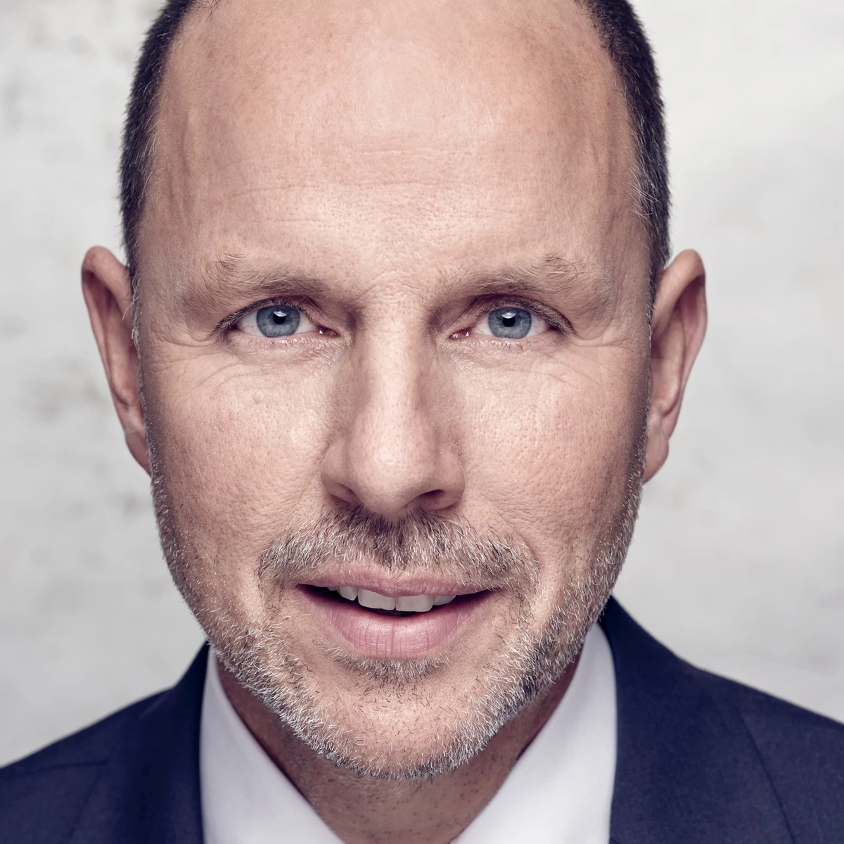 Christian Solmecke, Rechtsanwalt für Internet- und Medienrecht spricht mit watson über indizierte und verbotene Musik, die auf Youtube Music frei verfügbar ist.