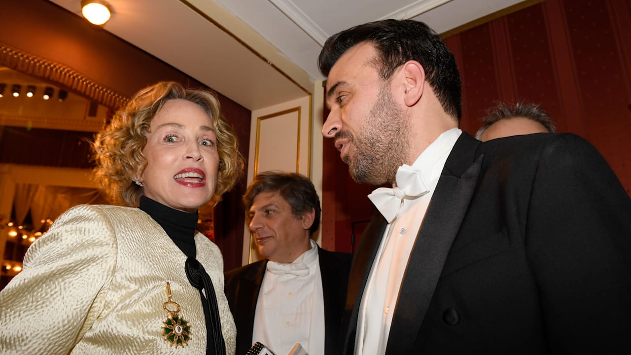 Wiener Opernball: Sharon Stone spricht über Panik-Attacke und Flucht | Unterhaltung