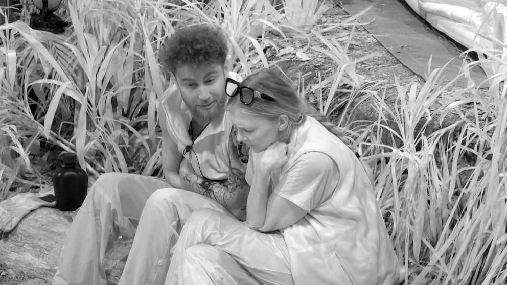 In der vergangenen Nacht redete Umut mit Nicole (62), die ihn als „empathielos“ bezeichnete, mittlerweile sind beide rausgeflogen