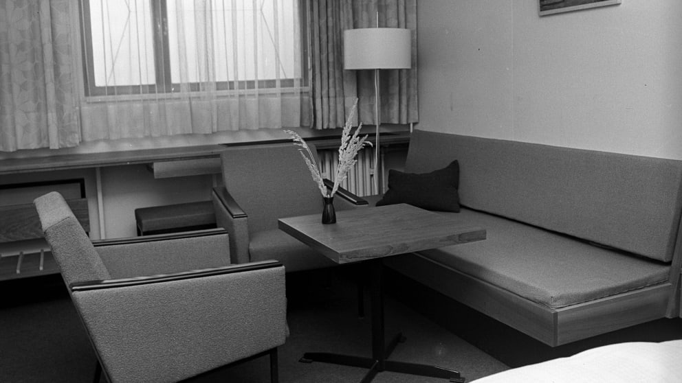 Zu DDR-Zeiten bot das Hochhaus mehr als 700 Gästen Platz auf 28 Etagen und war damit eines der größten Hotels