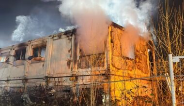 FW-E: Essen-Westviertel - Baucontainer in Brand geraten