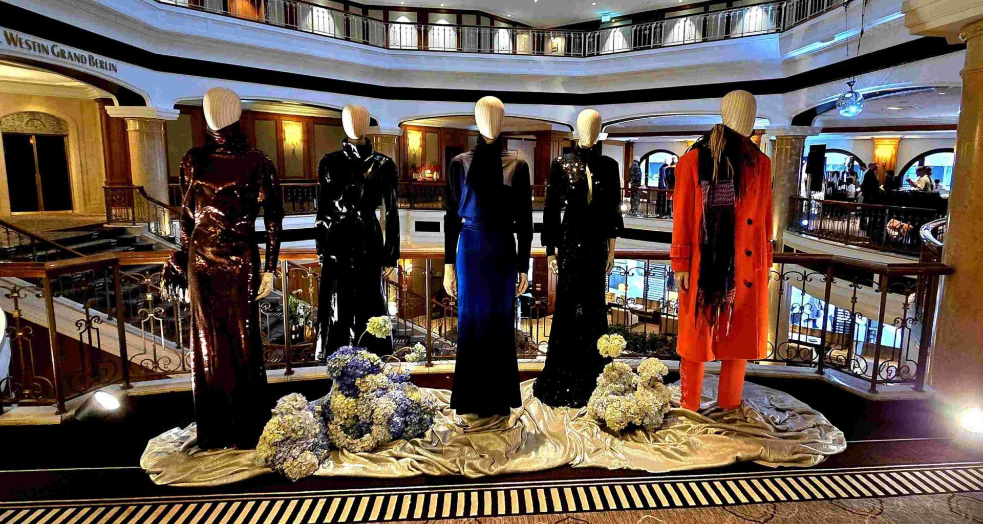 Marcel Ostertag Autumn Winter 2026 BFW Berlin - THE BLUE HOUR 70er Jahre Cocktailparty