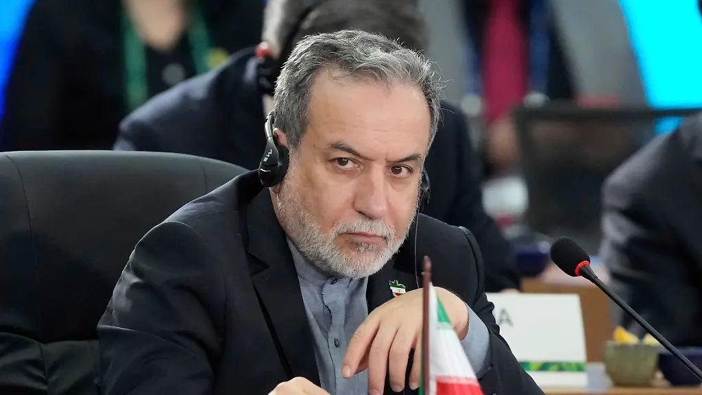 Der-iranische-Aussenminister-Abbas-Araghtschi-nimmt-am-17-jaehrlichen-BRICS-Gipfel-teil