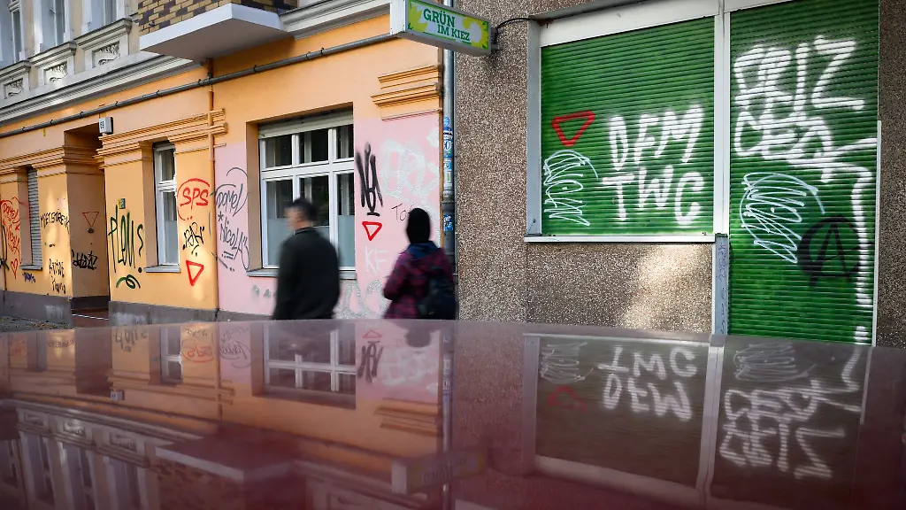 Die-Staatsanwaltschaft-hat-Hunderte-neue-Verfahren-wegen-antisemitischer-Straftaten-darunter-Schmierereien-erfasst