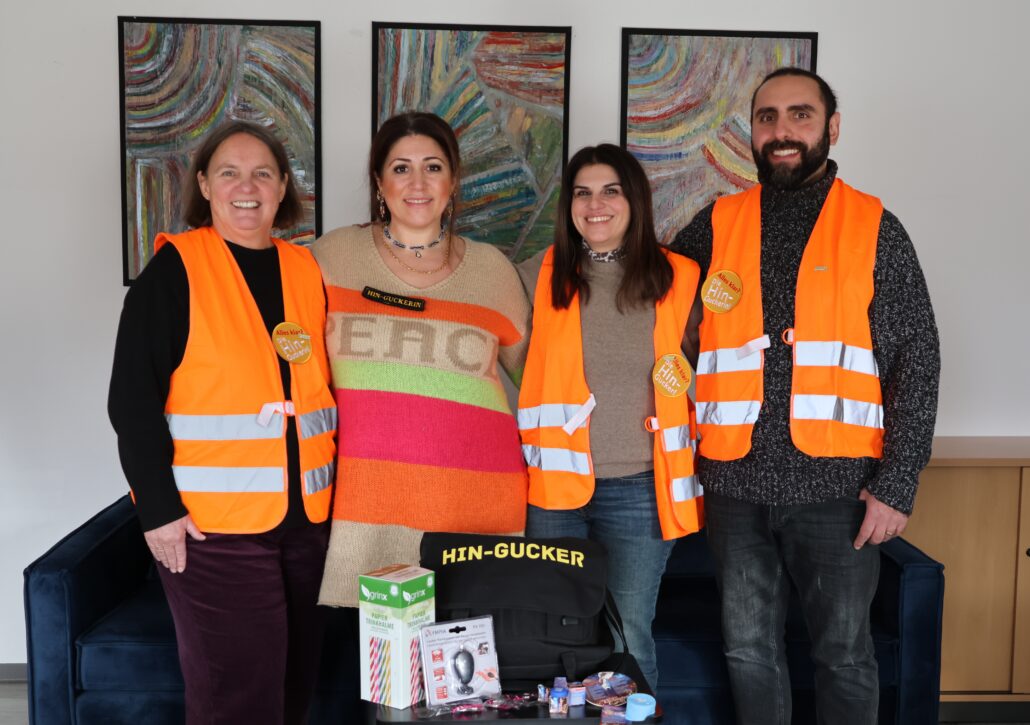 Hin-Gucker: Jugendschutzaktion beim Karneval in Alt-Erkrath | erkrath.jetzt