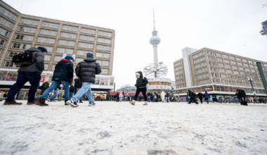 Warnstreiks in NRW, Berlin und Brandenburg: Millionen Pendler ohne Nahverkehr | Aktuelle Nachrichten aus Deutschland und der Welt