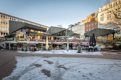 Leserinnen und Leser haben entschieden: Die Pavillons am Alten Markt brauchen ganz dringend eine Verschönerung.