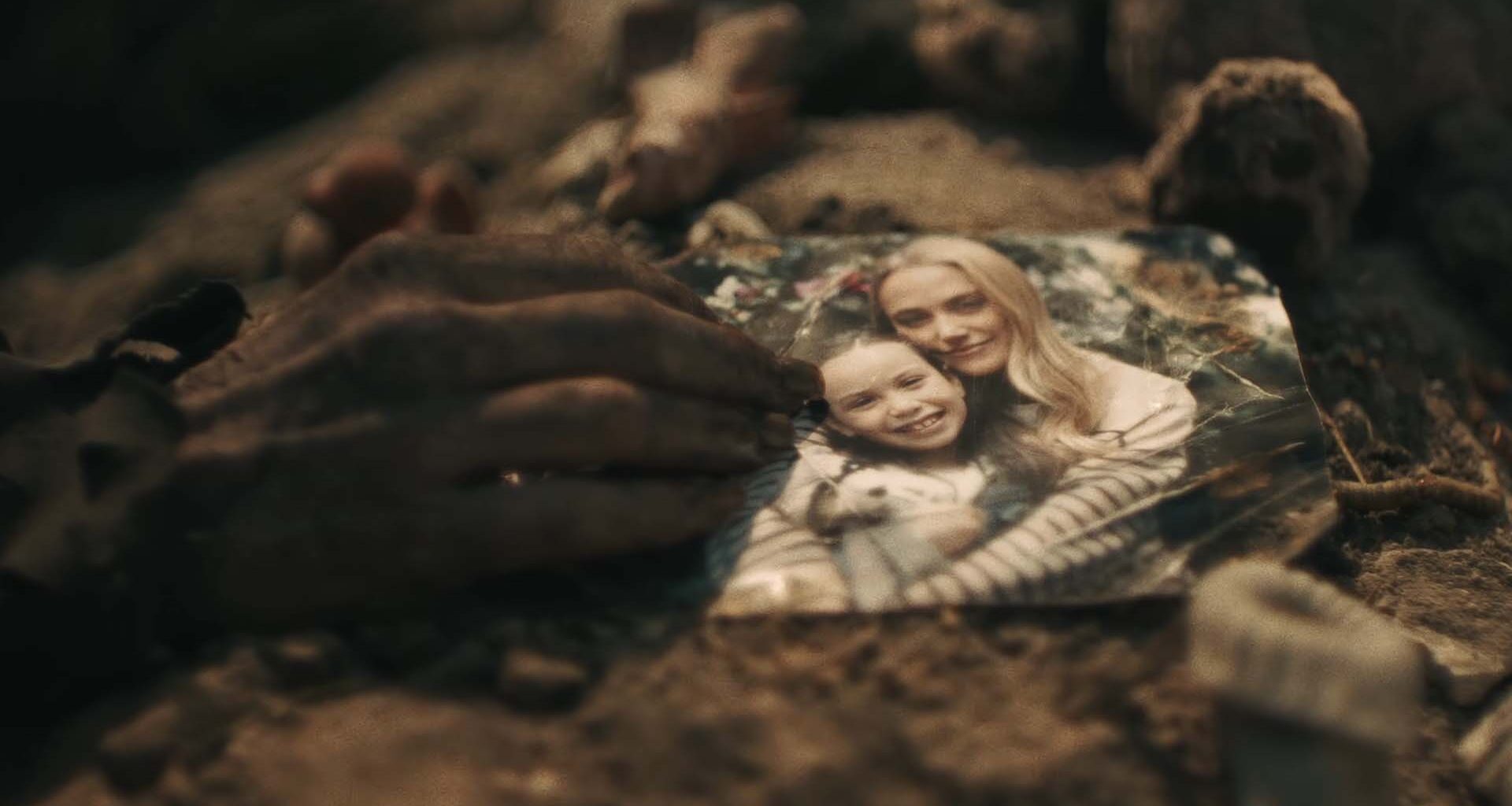 Emotionaler Kurzfilm mit Maika Monroe zeigt dramatische Szenen in Raccoon City -