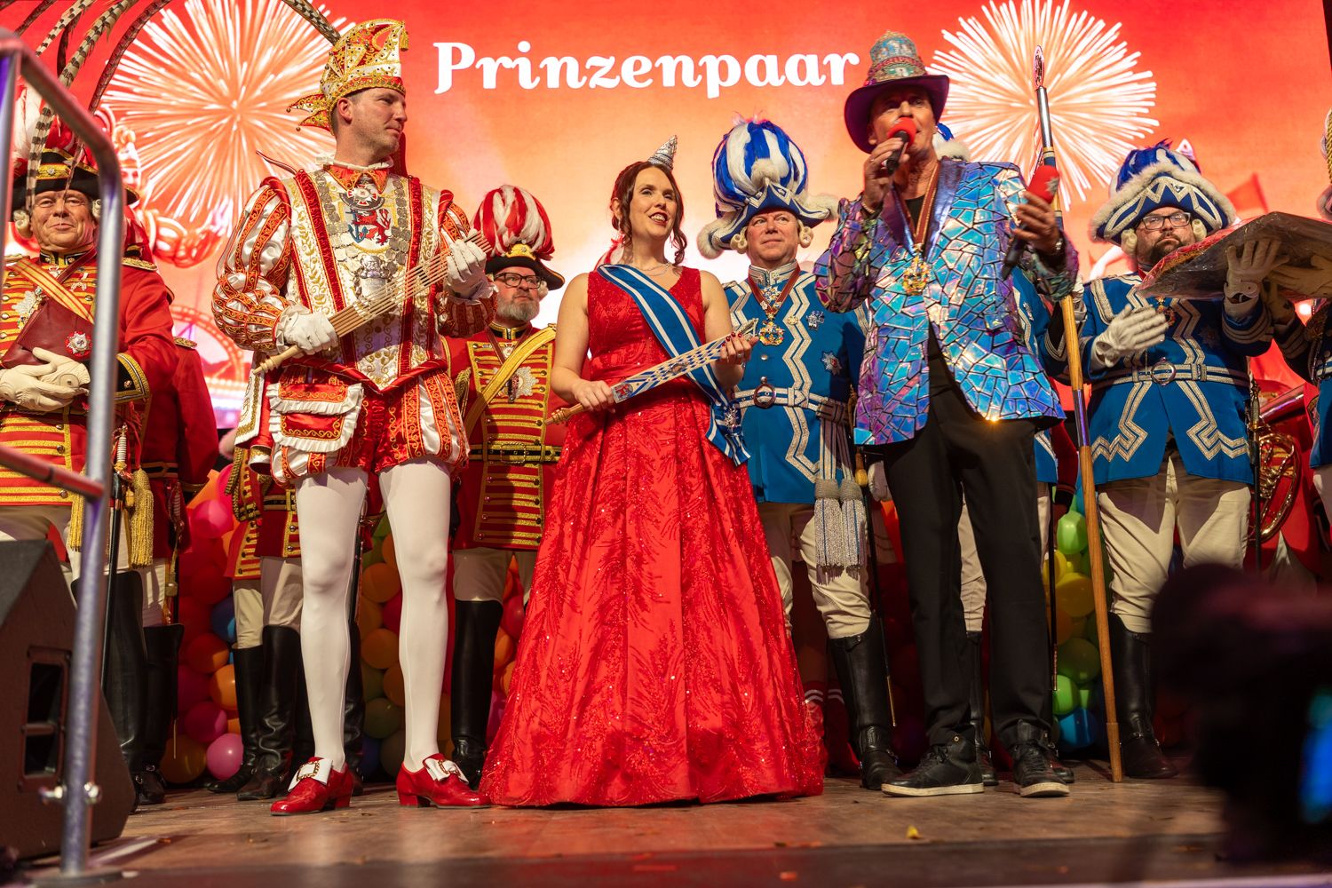 Düsseldorf: Mit der Prinzengarde auf den Rummel - Ddorf-Aktuell