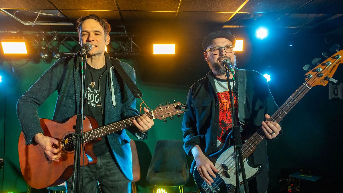 Hessen: "Isch bereu des net": Band übersetzt Hits ins Hessische