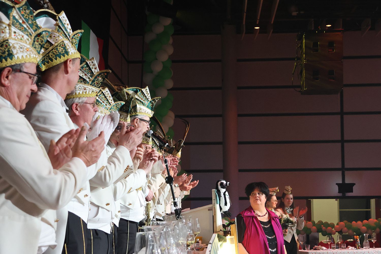 Düsseldorf: Das Publikum der Weissfräcke begeistert die Künstler*innen - Ddorf-Aktuell