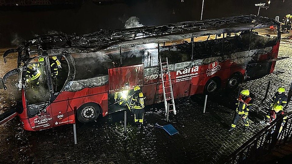 Teambus des Halleschen FC in Frankfurt ausgebrannt