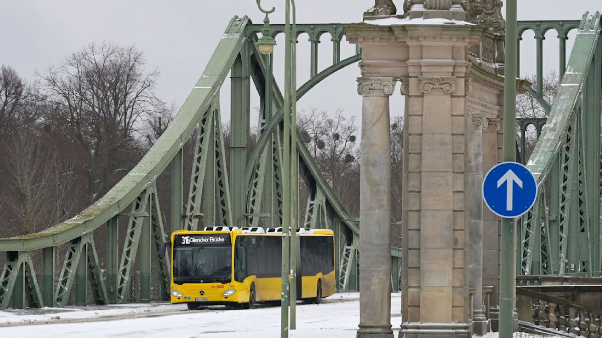Warnstreiks in Brandenburg - Chaos bei Bus und Bahn droht