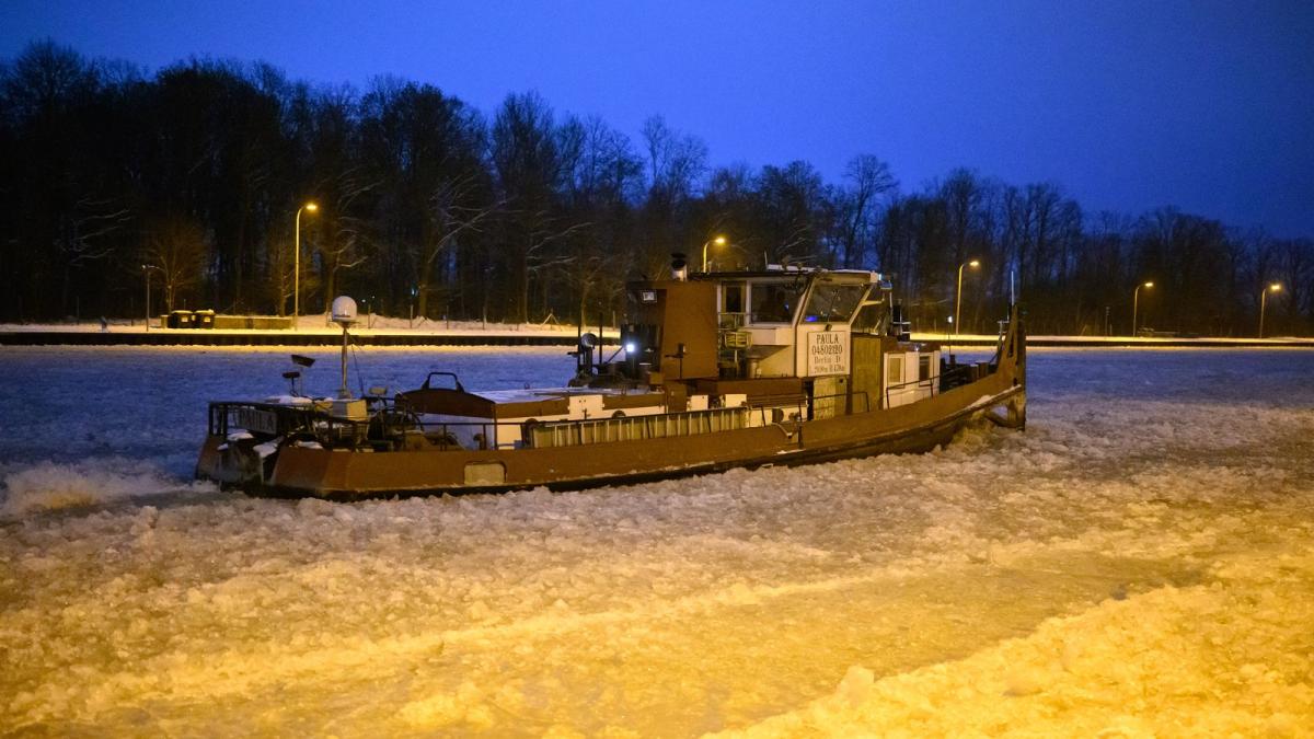 Eis legt Schifffahrt lahm ‒ Sperrungen am Mittellandkanal