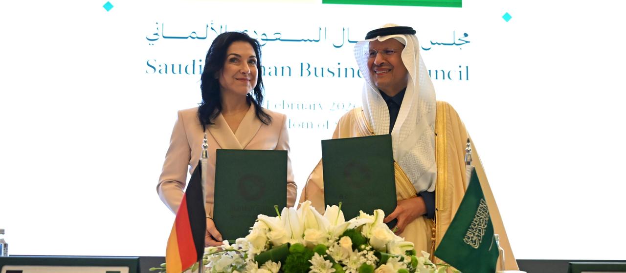 Wirtschaftsministerin Reiche und Prinz Abdulaziz bin Salman Al Saud | dpa Wirtschaftsministerin Reiche und Prinz Abdulaziz bin Salman Al Saud