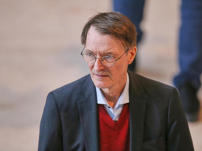 Lauterbach lehnt Privatisierung von Zahnarztkosten ab