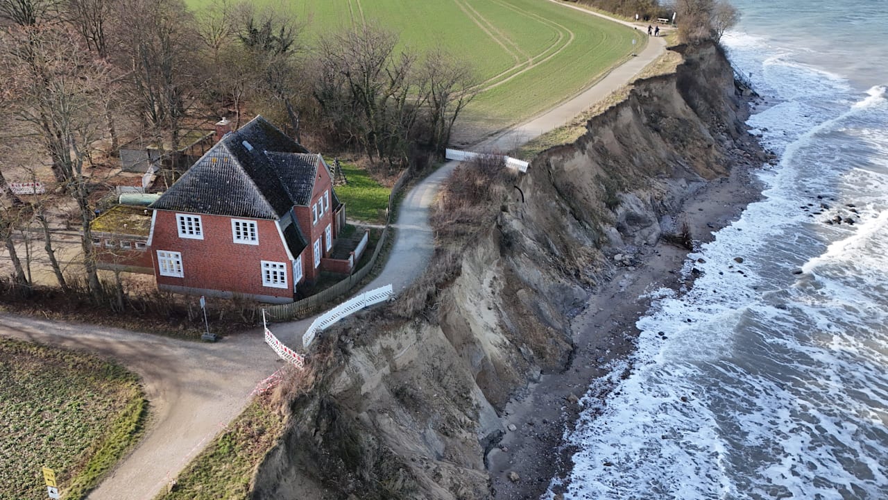 Bevor die Ostsee mein Haus holt, schiebe ich es einfach weg | Regional