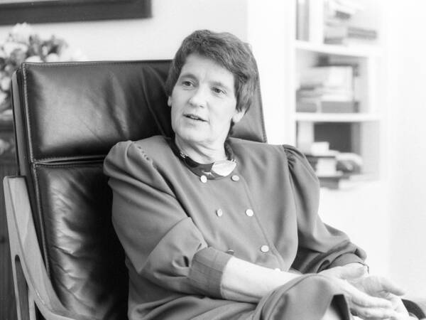 Bildnummer: 54531225  Datum: 25.04.1990  Copyright: imago/sepp spiegl
Bundestagspräsidentin Rita Süssmuth (Deutschland/CDU) in Bonn, Personen; 1990, sw, BRD BR GER, Politik, Shooting, Interview; , quer, Kbneg, Porträt,  , People

Bildnummer 54531225 Date 25 04 1990 Copyright Imago Sepp Spiegl Bundestag President Rita Süssmuth Germany CDU in Bonn People 1990 black and white GERMANY BR ger politics Shooting Interview horizontal Kbneg Portrait Celebrities 