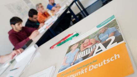Bei Integrationskursen will das Bundesinnenministerium sparen und löste viel Kritik aus. (Symbolbild)