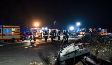 Hessen am Morgen: ++ Lkw reißt Leitplanke auf A3 auf – Autobahn gesperrt ++