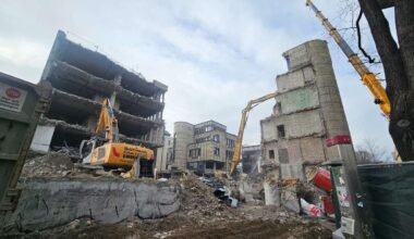 Eberhardstraße Stuttgart: Abrissbagger am Schwabenzentrum im Einsatz - KRZ Plus