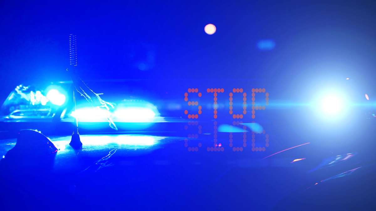 Wildparkstraße in Stuttgart: Betrunkene Frau fährt beinahe Polizisten an