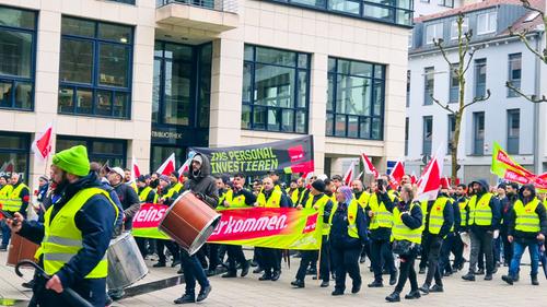 Busse und Bahnen wegen Streik ausgefallen – Demo in Saarbrücken