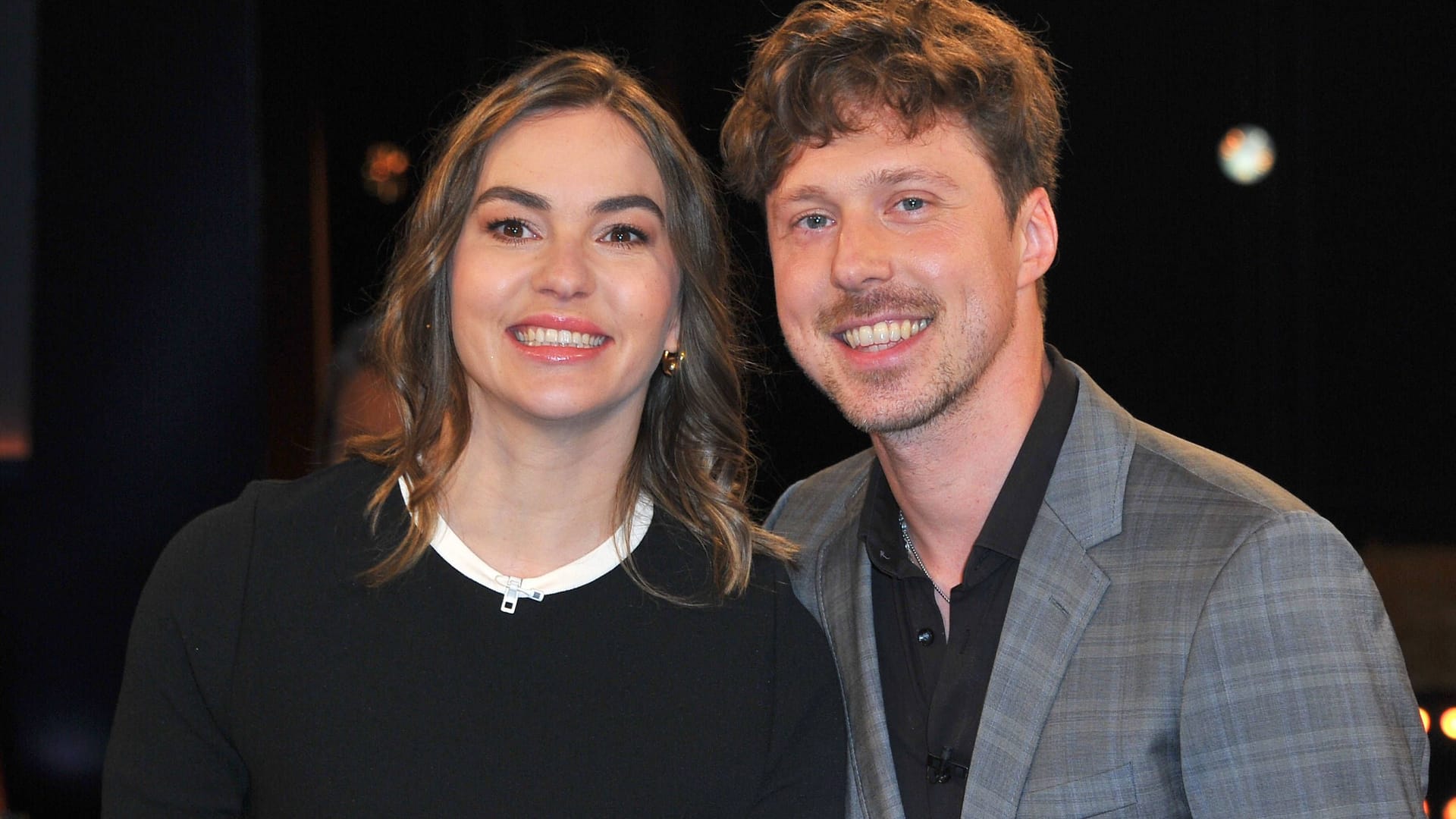 Renata und Valentin Lusin (Archivbild): Das Tanzpaar, das lange Zeit in Düsseldorf gelebt hat, erwartet schon bald sein zweites Kind. Renata und Valentin Lusin (Archivbild): Das Tanzpaar, das lange Zeit in Düsseldorf gelebt hat, erwartet schon bald sein zweites Kind.