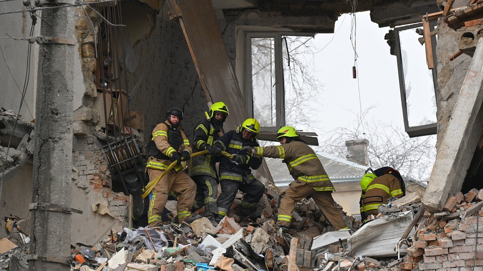 Ukraine-News: Gegenseitige Angriffe mit Toten auch in Russland