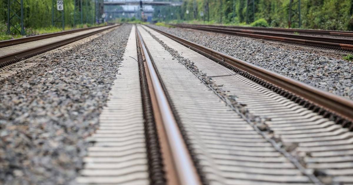 Mönchengladbach-Rheydt: 15- und 17-Jährige durch RE8 verletzt