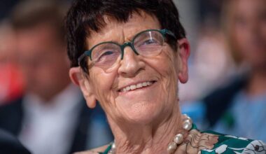 Wegbegleiter und Freunde aus Neuss nehmen Abschied