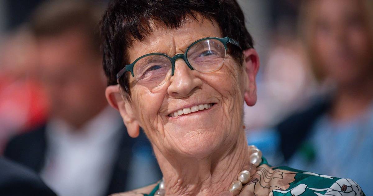 Wegbegleiter und Freunde aus Neuss nehmen Abschied