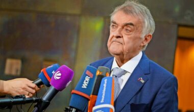 Innenminister Herbert Reul unter Beschuss