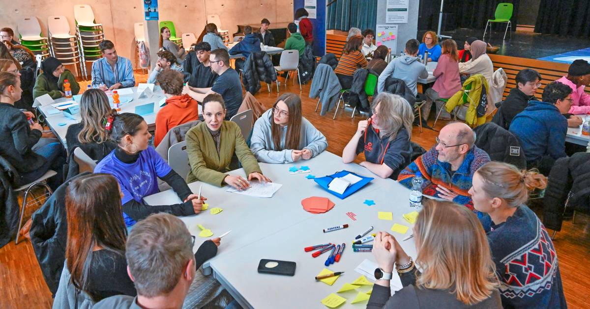 Wuppertaler Schüler sammeln Ideen für faire Wirtschaft