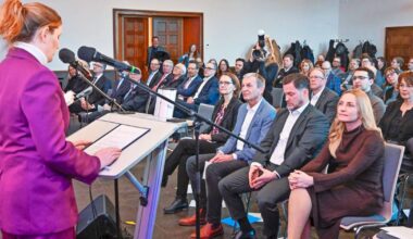 Kleiner Festakt in der neu belebten Bundesbahndirektion in Wuppertal