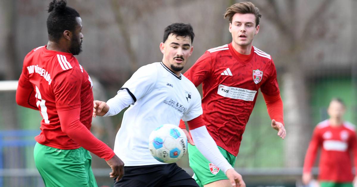 MSV Düsseldorf bezwingt Angstgegner DSC 99 und bleibt Spitzenreiter.