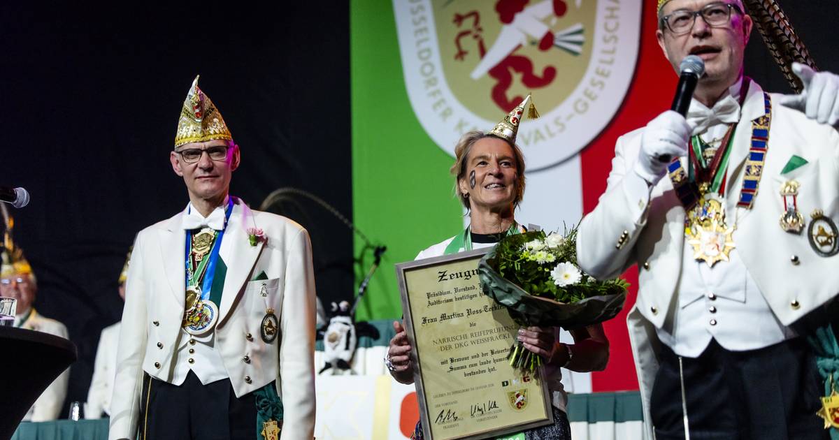 Martina Voss-Tecklenburg mit närrischer Reifeprüfung