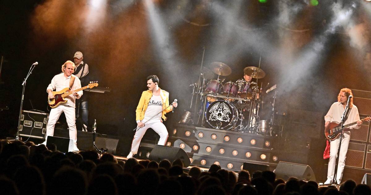 Fans feiern Freddie Mecury und Queen mit Q-Revival-Band