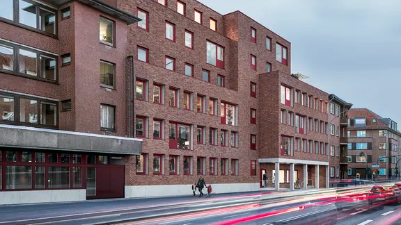 Eine Visualisierung des Bürogebäudes in Bergedorf, das zu einem Wohnhaus wird. | Studio Zadeh Eine Visualisierung des Bürogebäudes in Bergedorf, das zu einem Wohnhaus wird.