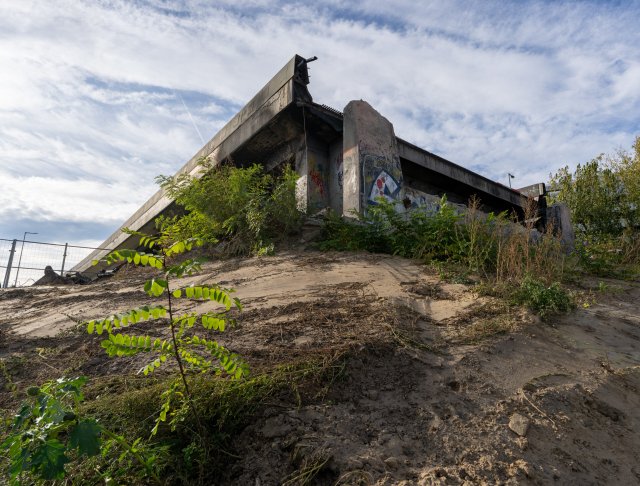 Schon 2026 eindrucksvoll: die Ruinen Berlins. Hier der Rest der Ringbahnbrücke der Stadtautobahn A100.