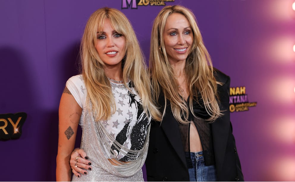 Bei der Premiere in Los Angeles kam die Sängerin mit Mama Tish (58), die das Special als Produzentin verantwortet. Miley: „Ich bin extrem gesegnet, so viel Liebe in meiner Familie zu haben.“