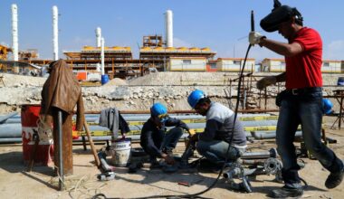Arbeiter im South-Pars-Gasfeld, das sich im Persischen Golf zwischen Katar und Iran erstreckt.