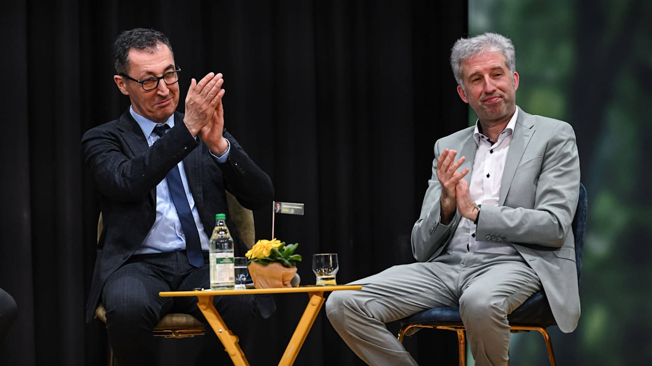 Eklat bei Grünen-Wahlparty: Palmer von Grüner Jugend bedrängt | Politik