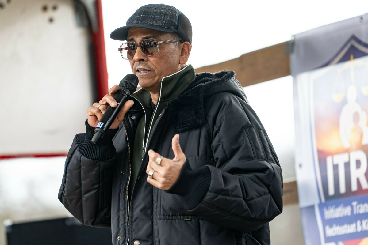 Verschwörungsideologien & Neonazismus: Xavier Naidoo an der Siegessäule, Neonazis in Mitte und Marzahn