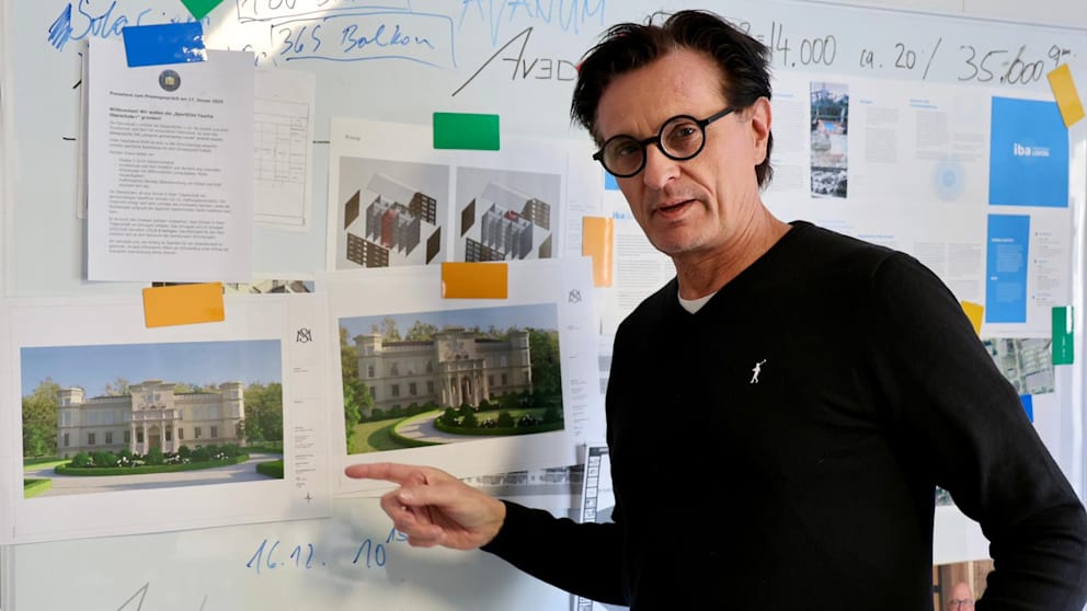 Architekt Christian Stelzel koordiniert die Rettung des Märchenschlosses