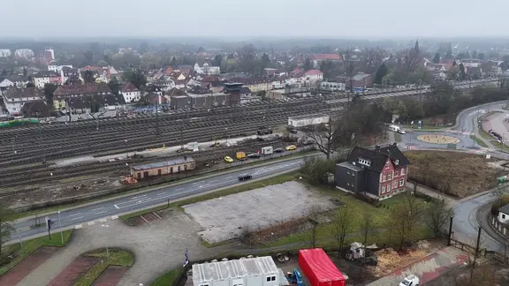 Eine Drohnenaufnahme zeigt Bahngleise in Celle. | HannoverReporter Eine Drohnenaufnahme zeigt Bahngleise in Celle.
