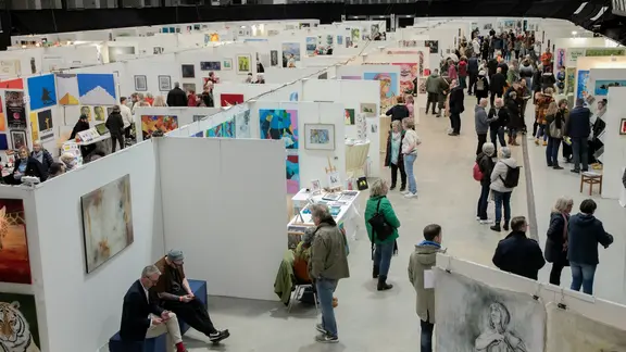 Eindruck der Kunstmesse Holstenart in Neumünster. | HOLSTENART-KUNSTMESSE – SixConcept Eindruck der Kunstmesse Holstenart in Neumünster.