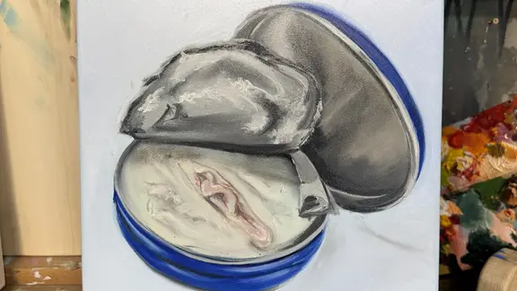 Eine Nivea-Cremedose mit einer Vulva: Das ist das Originalbild von Maris Rauch. | Maris Rauch Gemälde der Künstlerin Maris Rauch: Eine Cremedose mit einer Vulva.
