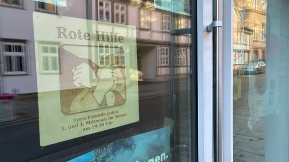 Die Bundesgeschäftsstelle des Vereins Rote Hilfe e.V. in Göttingen | NDR, Wieland Gabcke Die Bundesgeschäftsstelle des Vereins Rote Hilfe e.V. in Göttingen